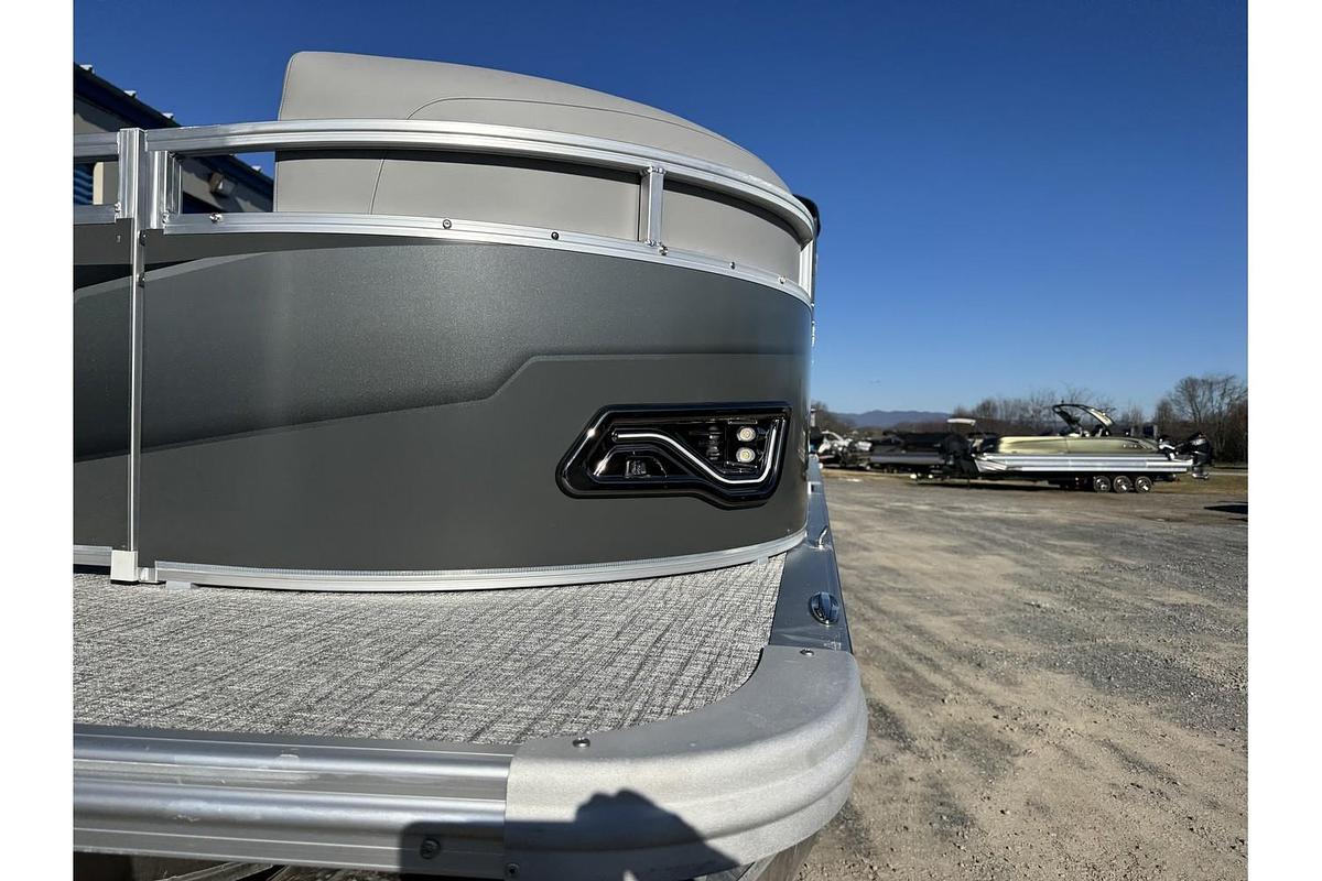 2025 Avalon Venter 85 Versatile Rear Bench