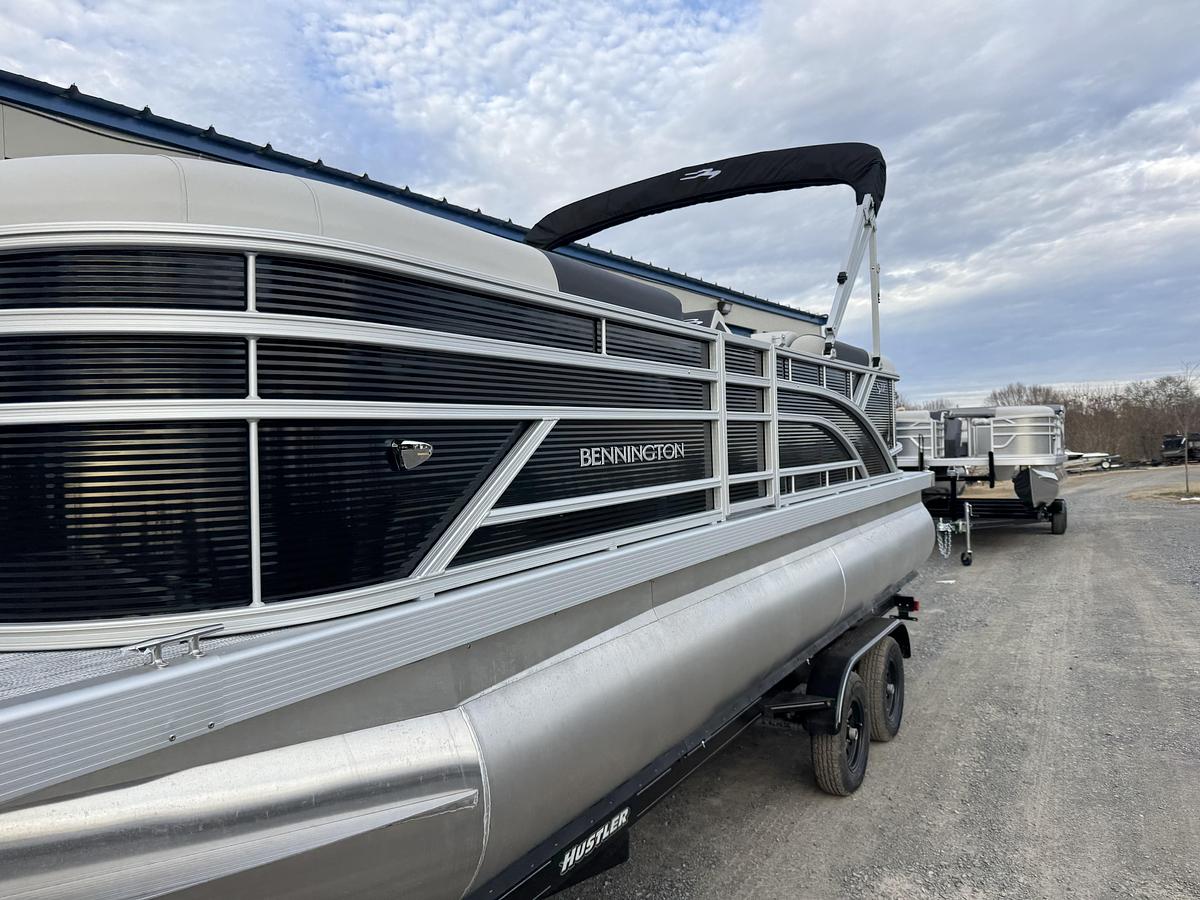 2026 Bennington 22 SSR-Tritoon