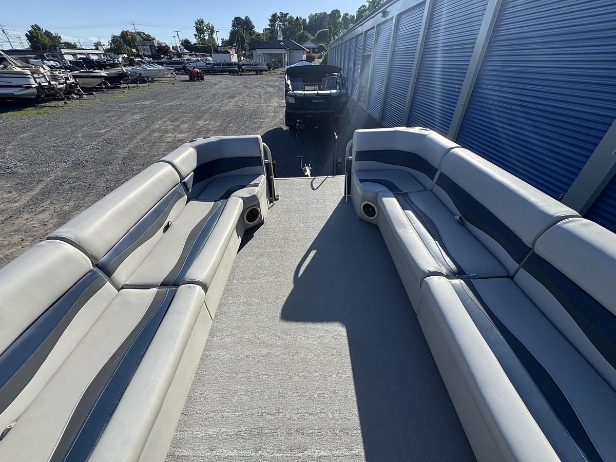 Used 1999 Crest 2200 DL