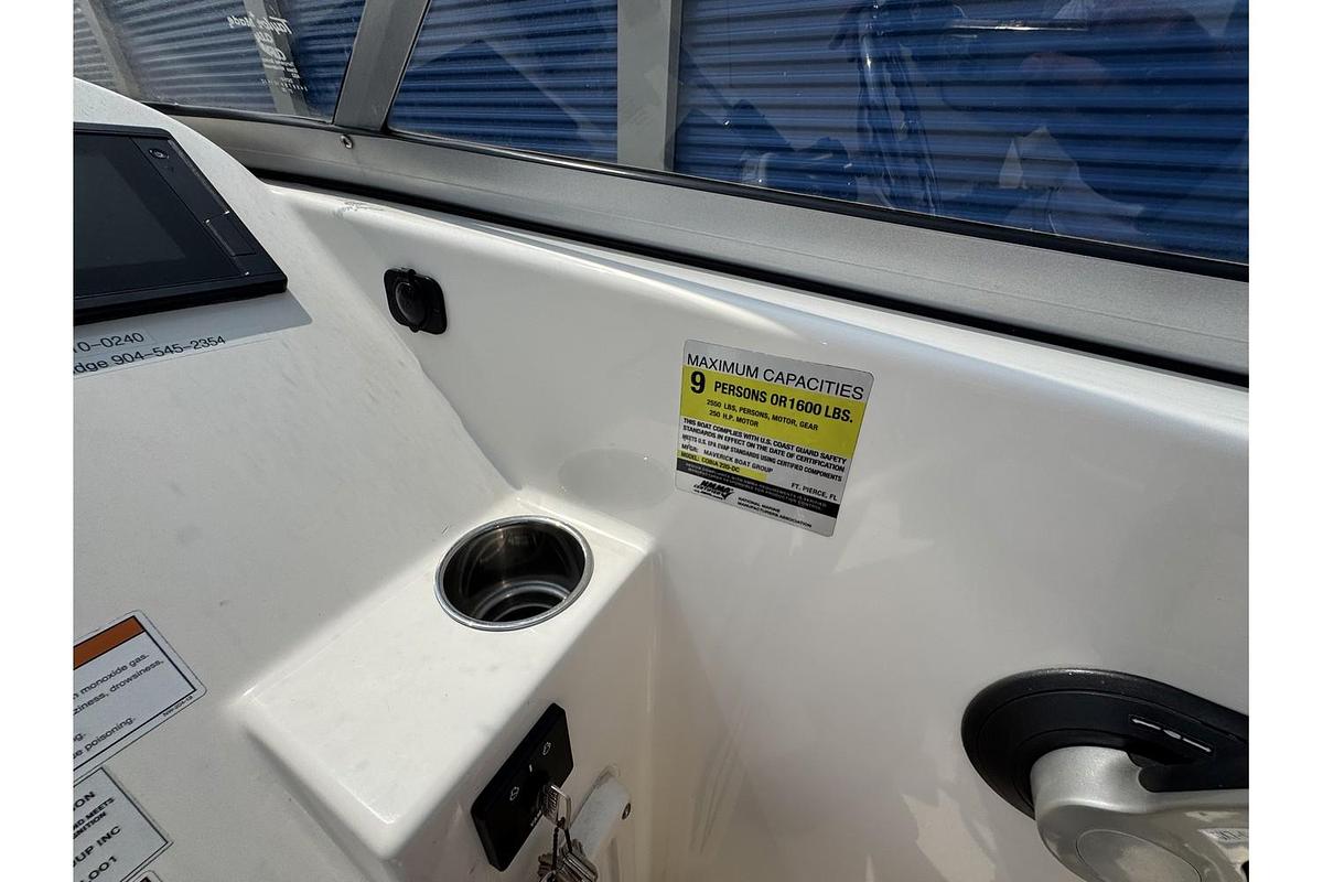 Used 2021 Cobia 220 DC