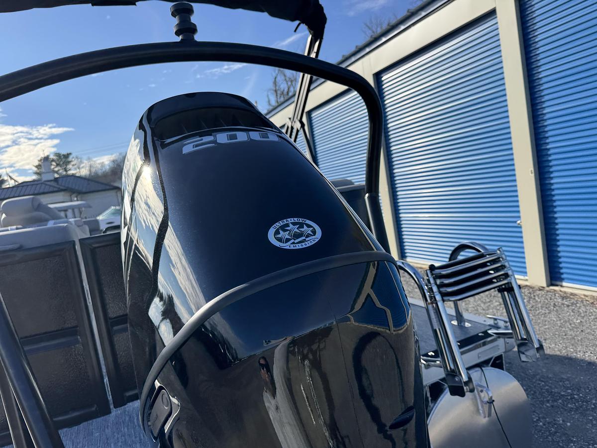 Used 2026 Premier 220 SunScape RF