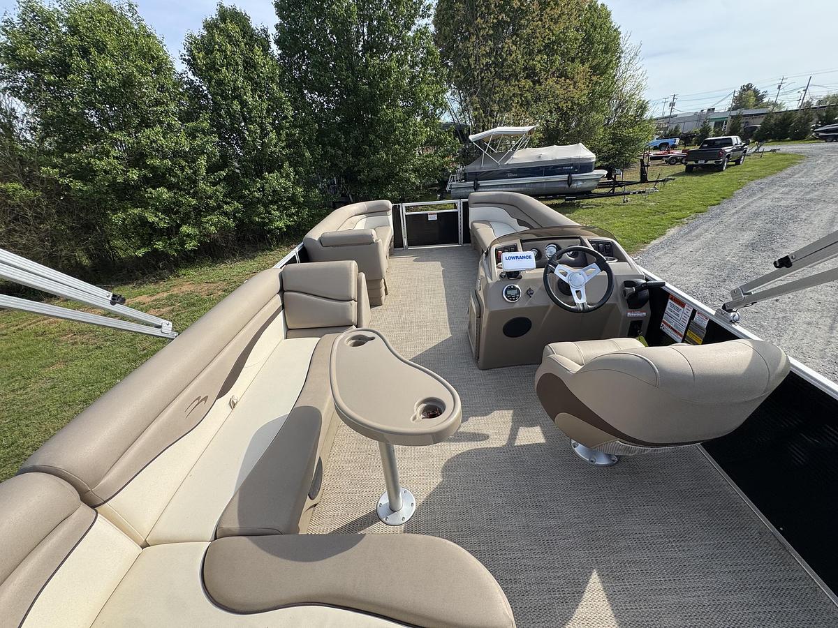 2019 Bennington 22 SL