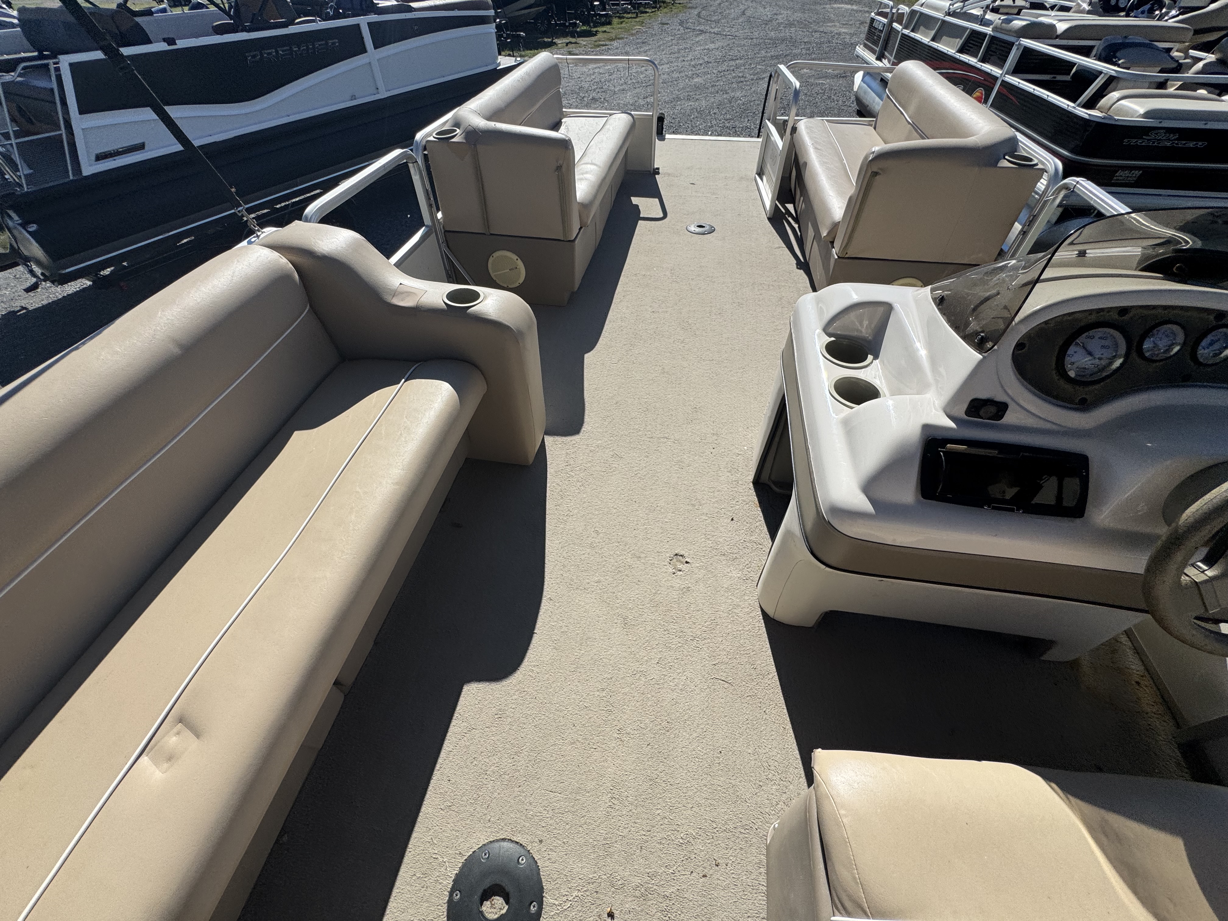 Used 2002 Sun Tracker 240 Party Barge