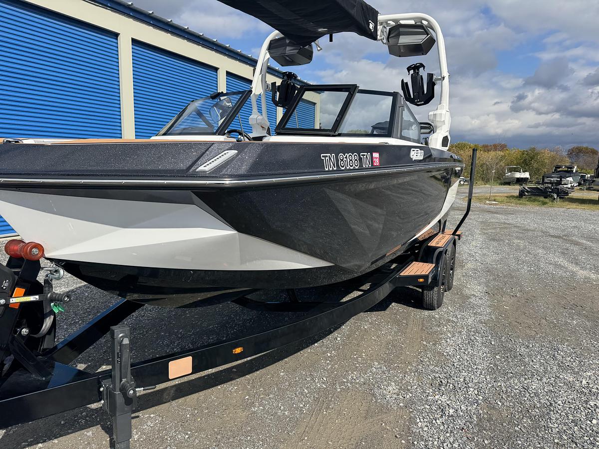 Used 2025 Nautique Super Air GS22