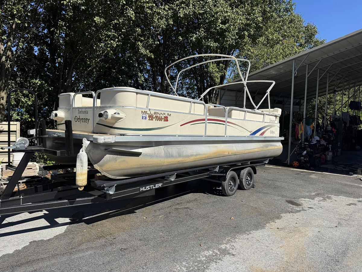 Used 2004 Odyssey 2305 MILLENNIUM