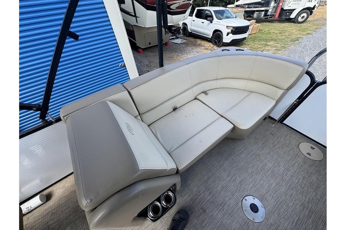 Used 2022 Manitou 23 Aurora LE RF VP II