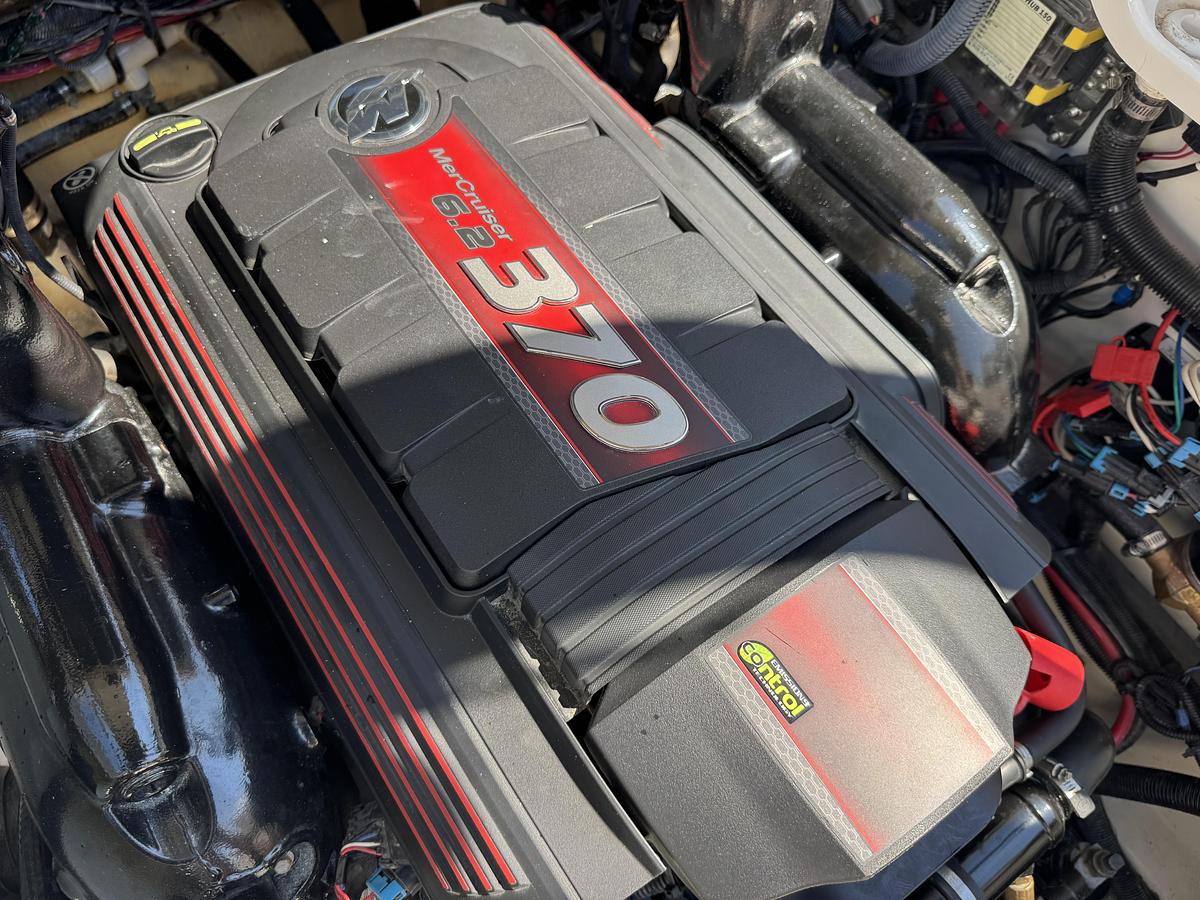 Used 2017 Sea Ray 230 SLX W