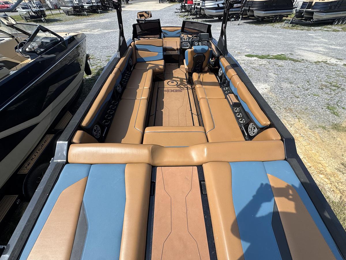 Used 2022 Axis T250