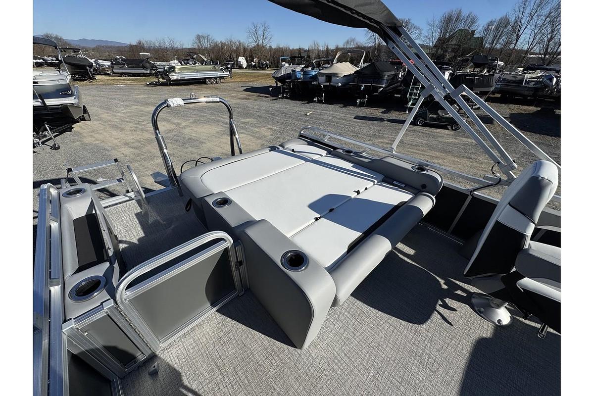 2025 Avalon Venter 85 Versatile Rear Bench