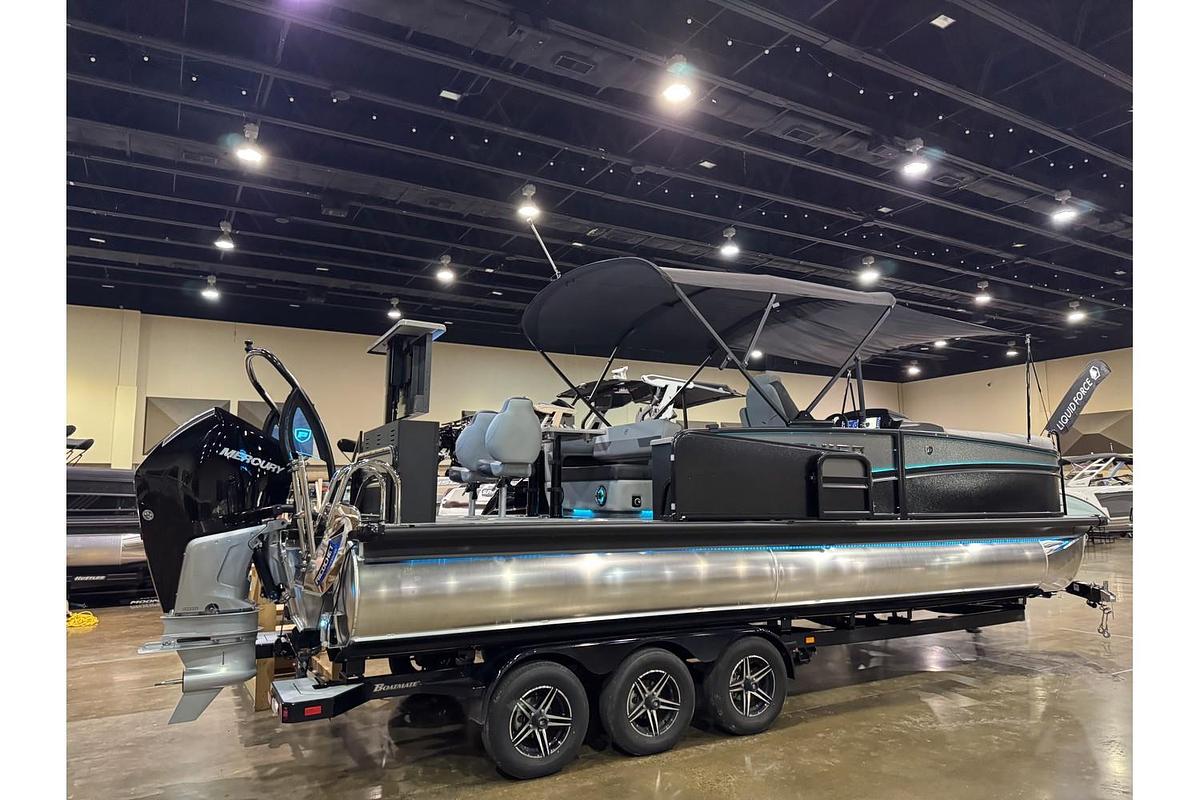 2025 Premier Solaris Rear Social