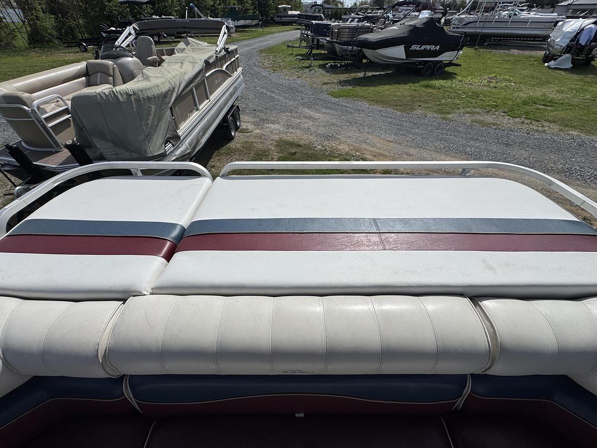 Used 2001 Sylvan Capri 8526