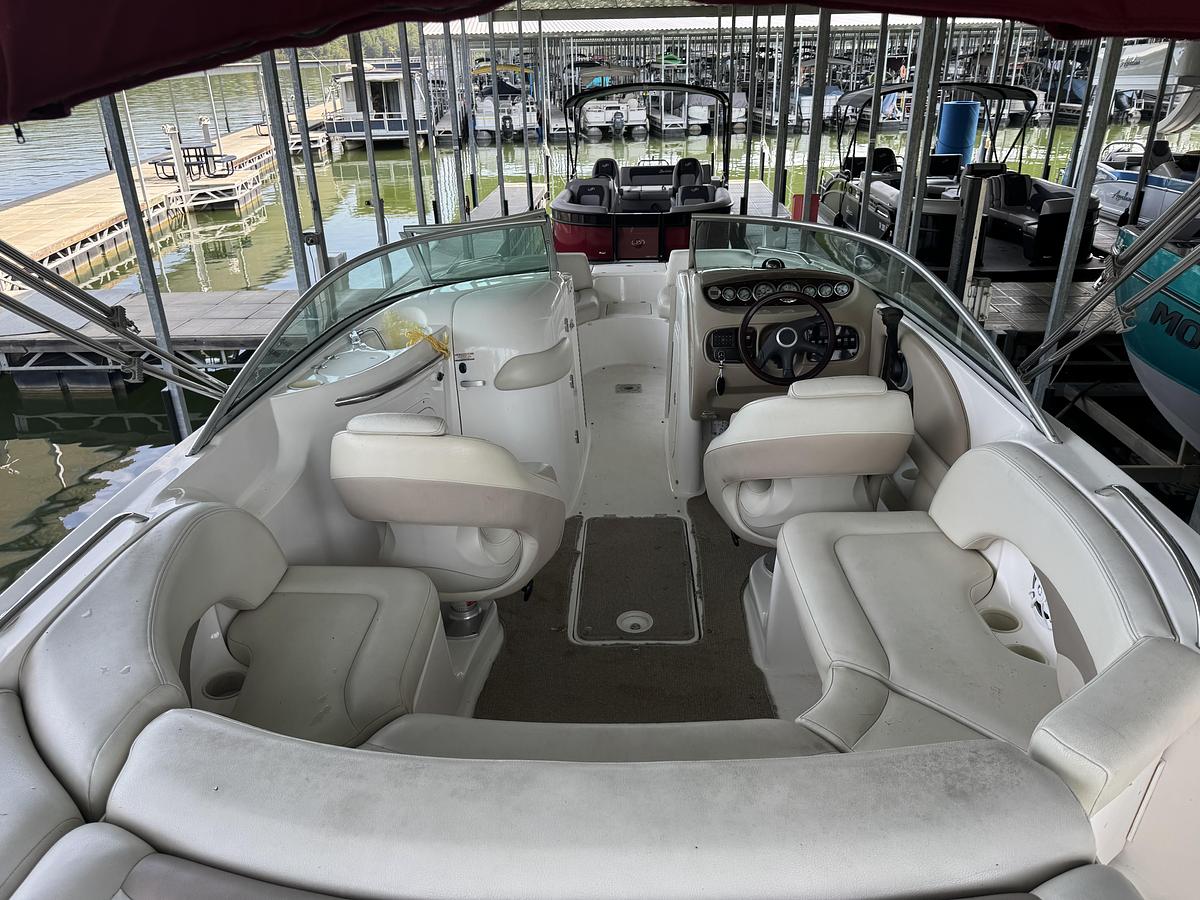 Used 2004 Chaparral 236 Sunesta