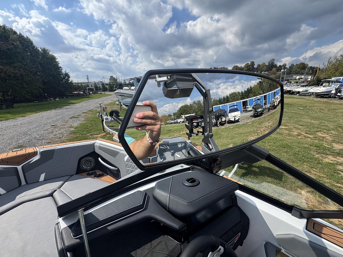 2027 Nautique Super Air GS22