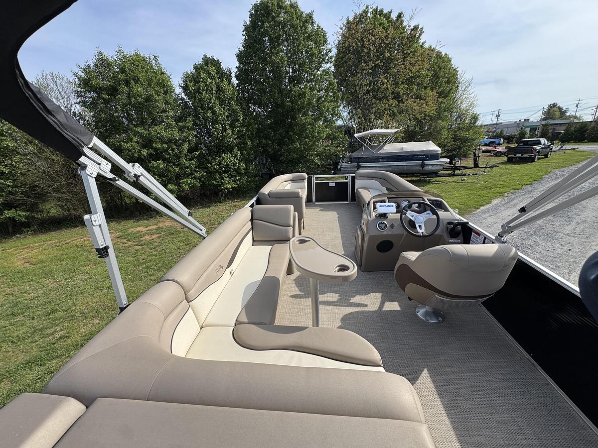 2019 Bennington 22 SL