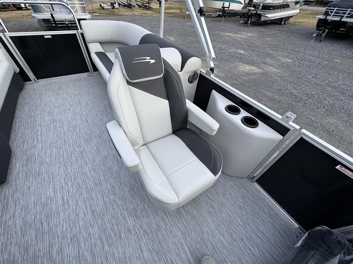 2026 Bennington 22 SSR-Tritoon