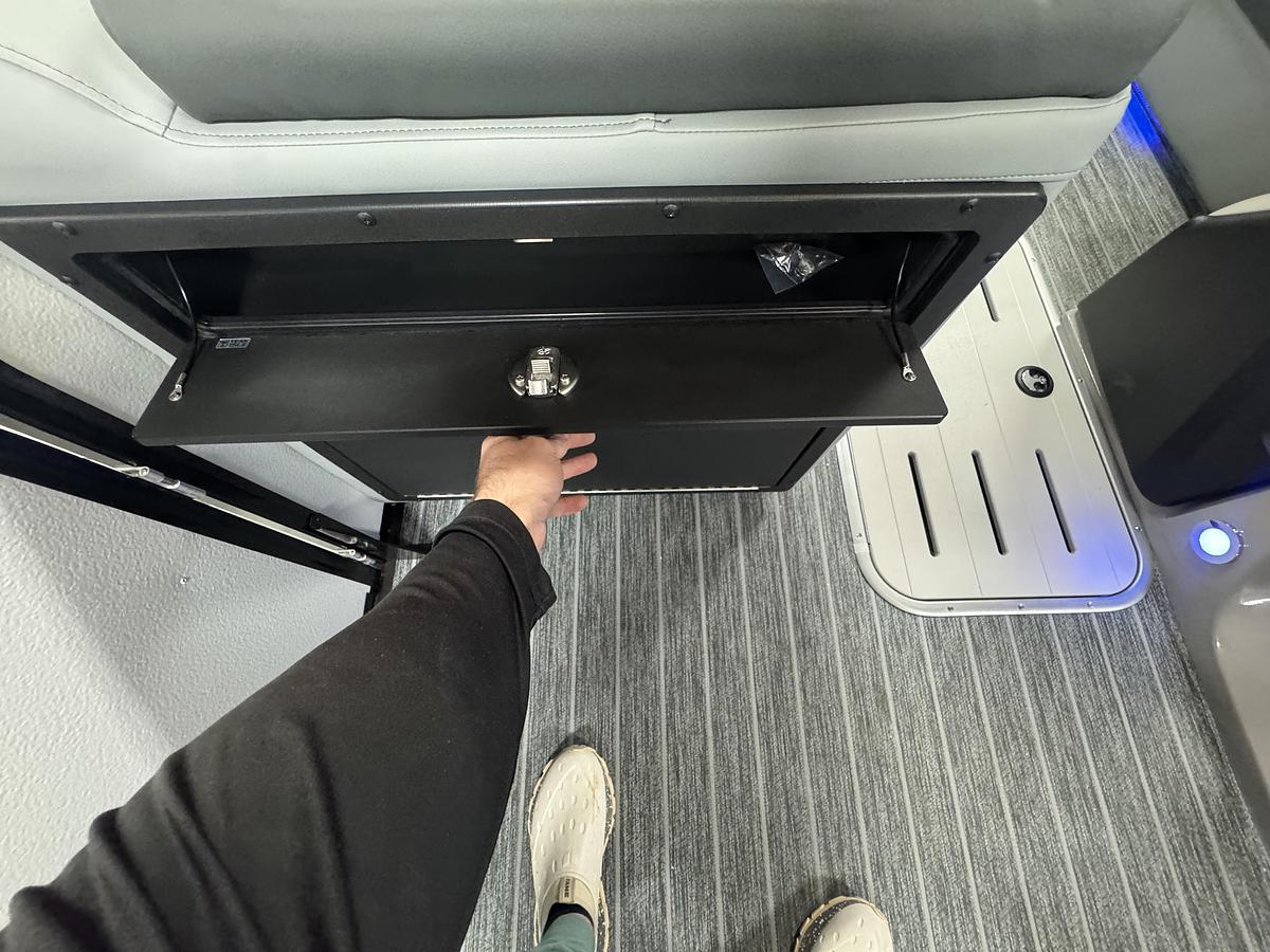 2026 Premier 250 Solaris RL