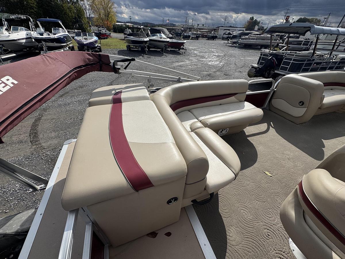 Used 2013 Sun Tracker Party Barge 22 DLX