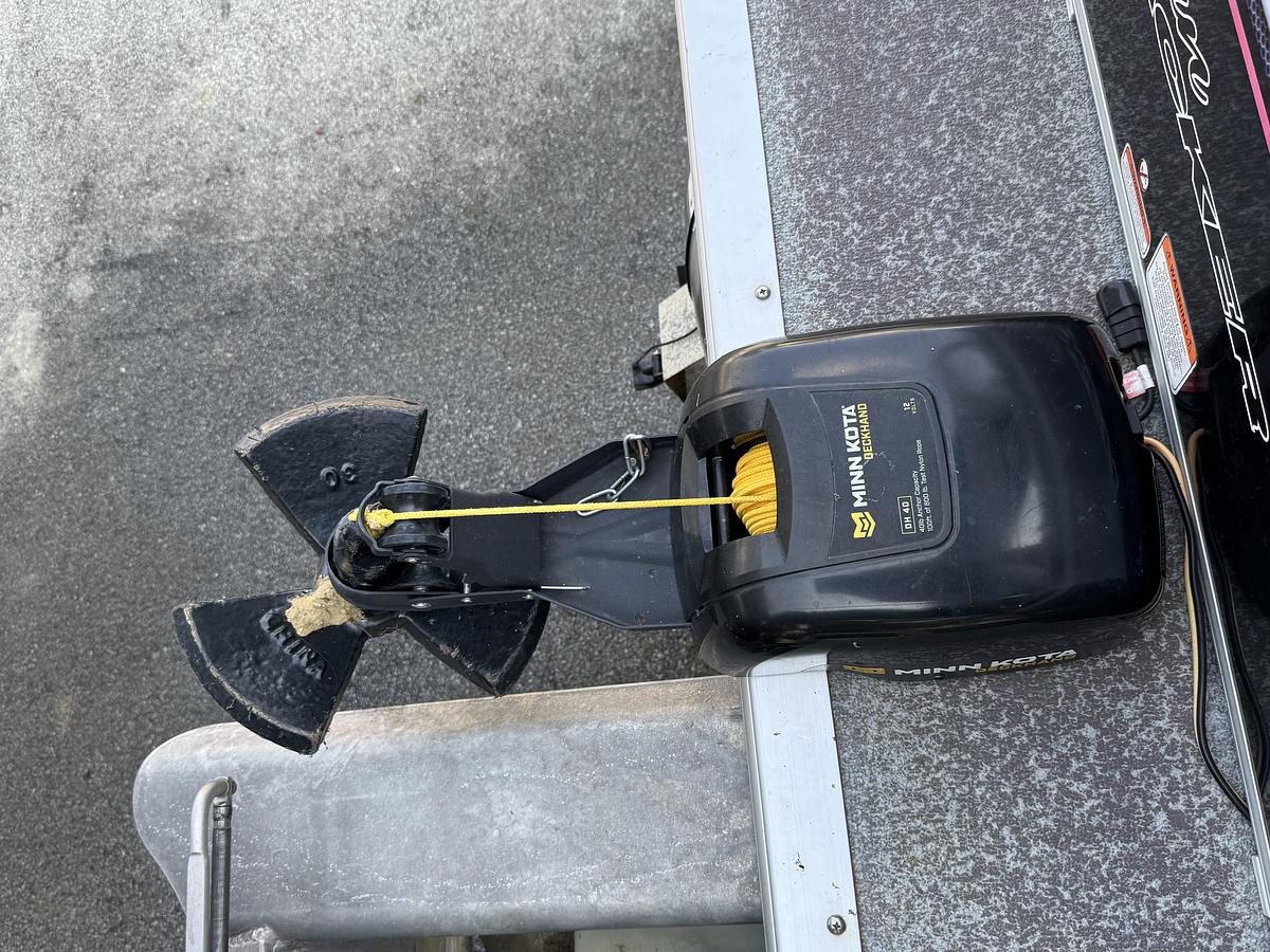 Used 2015 Sun Tracker Party Barge 22 DLX