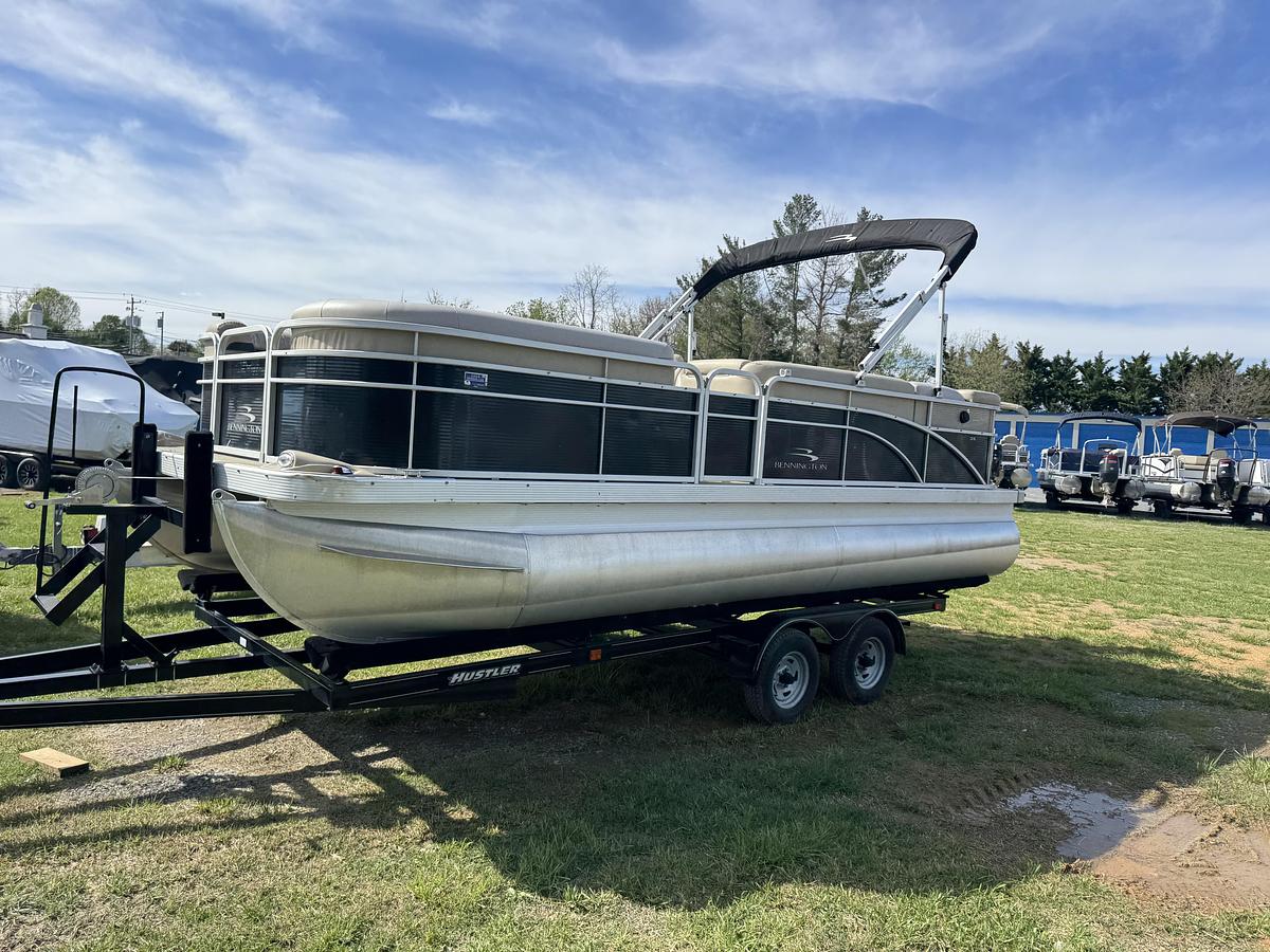 Used 2008 Bennington 22 SL