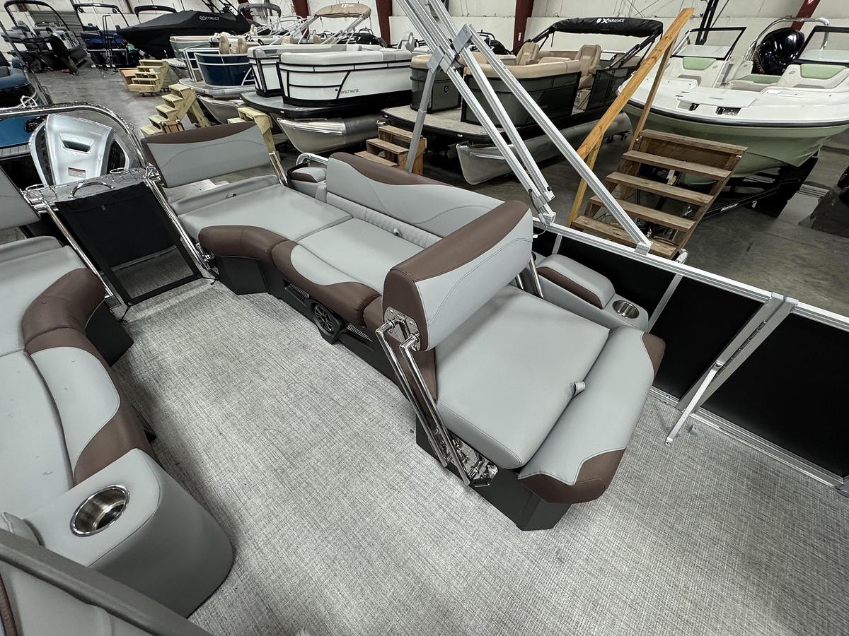 2026 Avalon 23 LSZ QLS