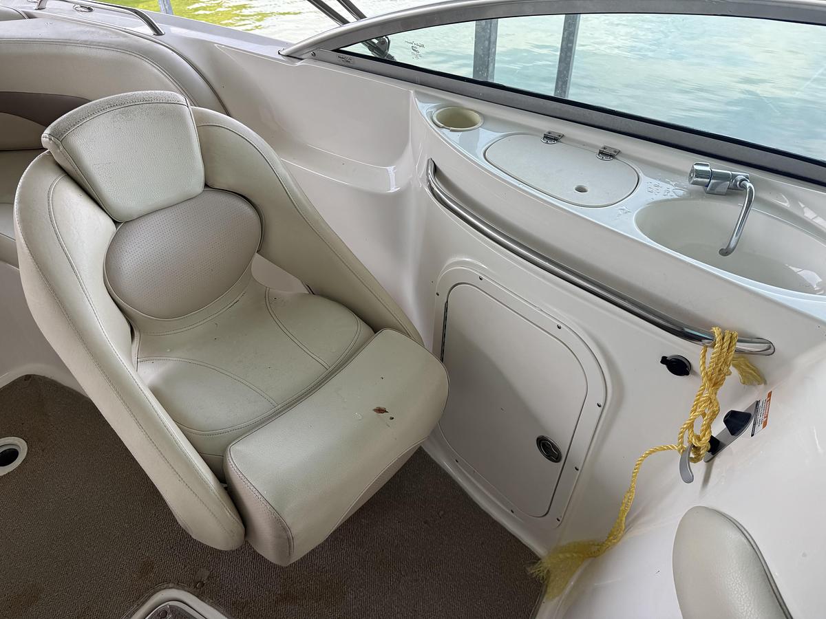 Used 2004 Chaparral 236 Sunesta