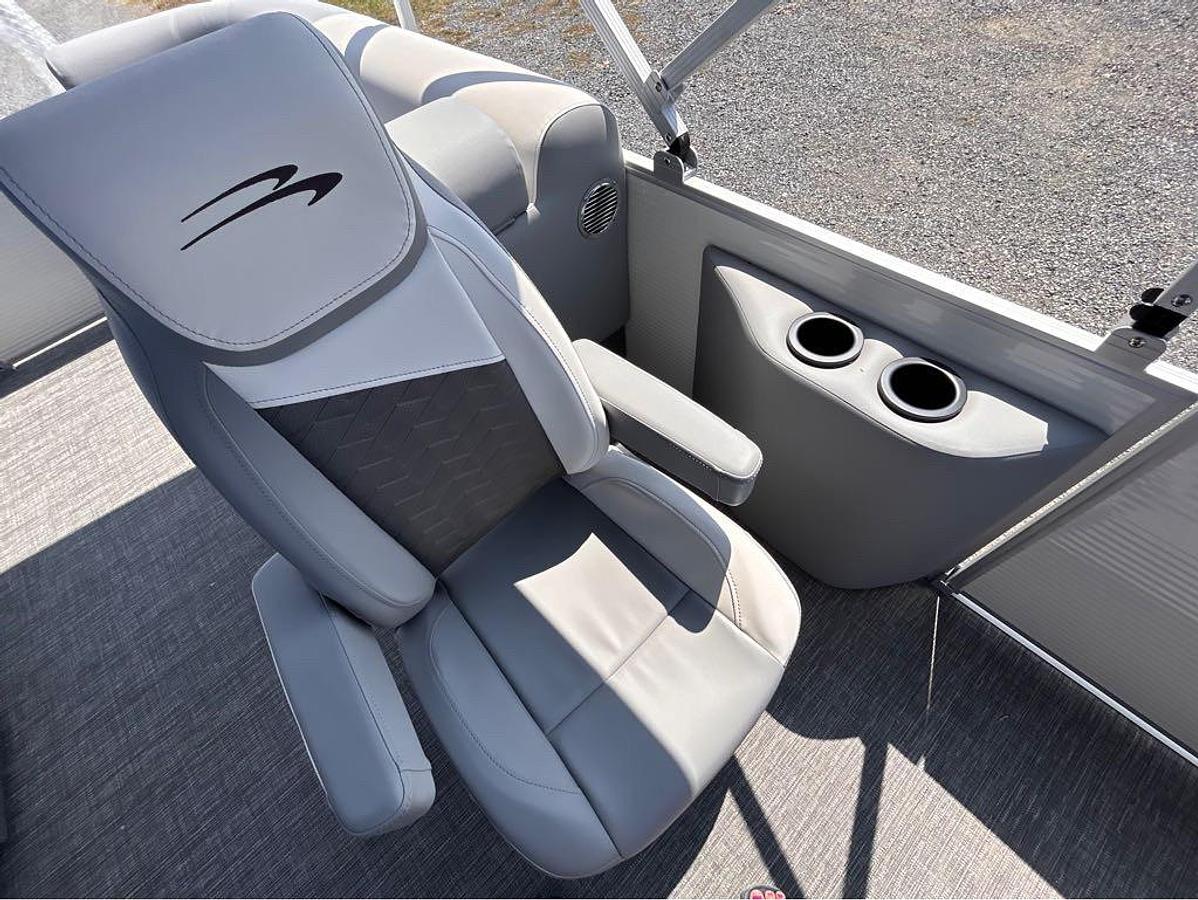 2025 Bennington 22 SSR-SPS