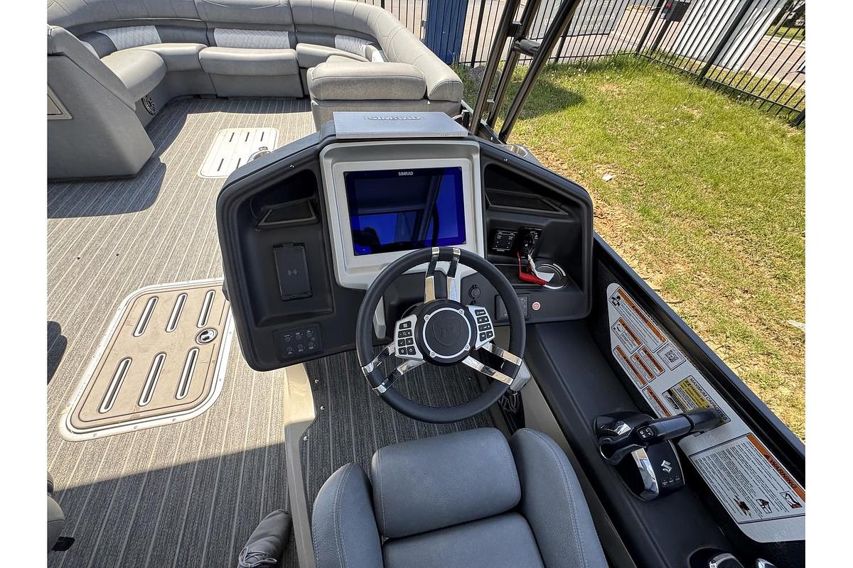 2025 Premier Escalante 330