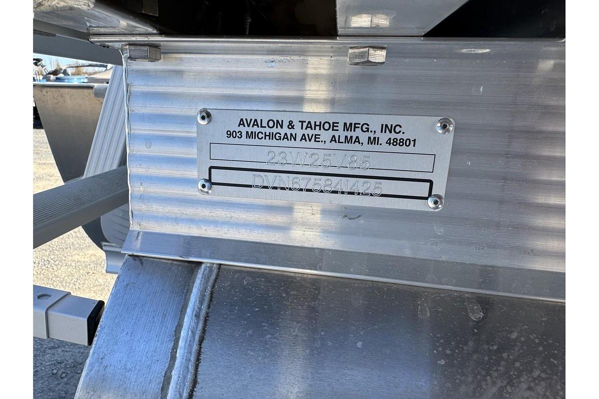 2025 Avalon Venter 85 Versatile Rear Bench