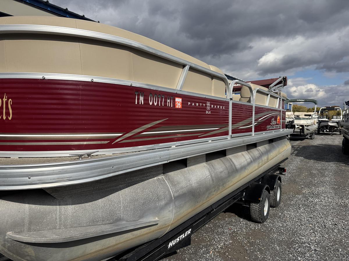 Used 2013 Sun Tracker Party Barge 22 DLX