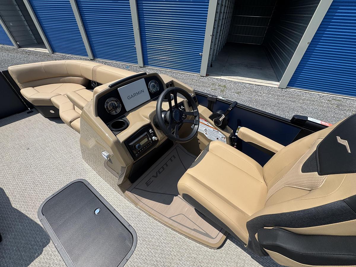 2027 Evotti 523CS 25.5 ft.