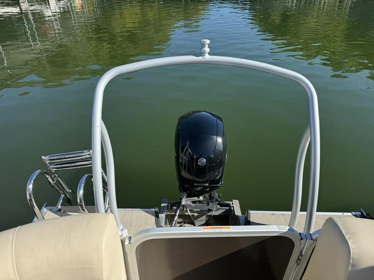 Used 2022 Premier Sunspree RF 230 CL