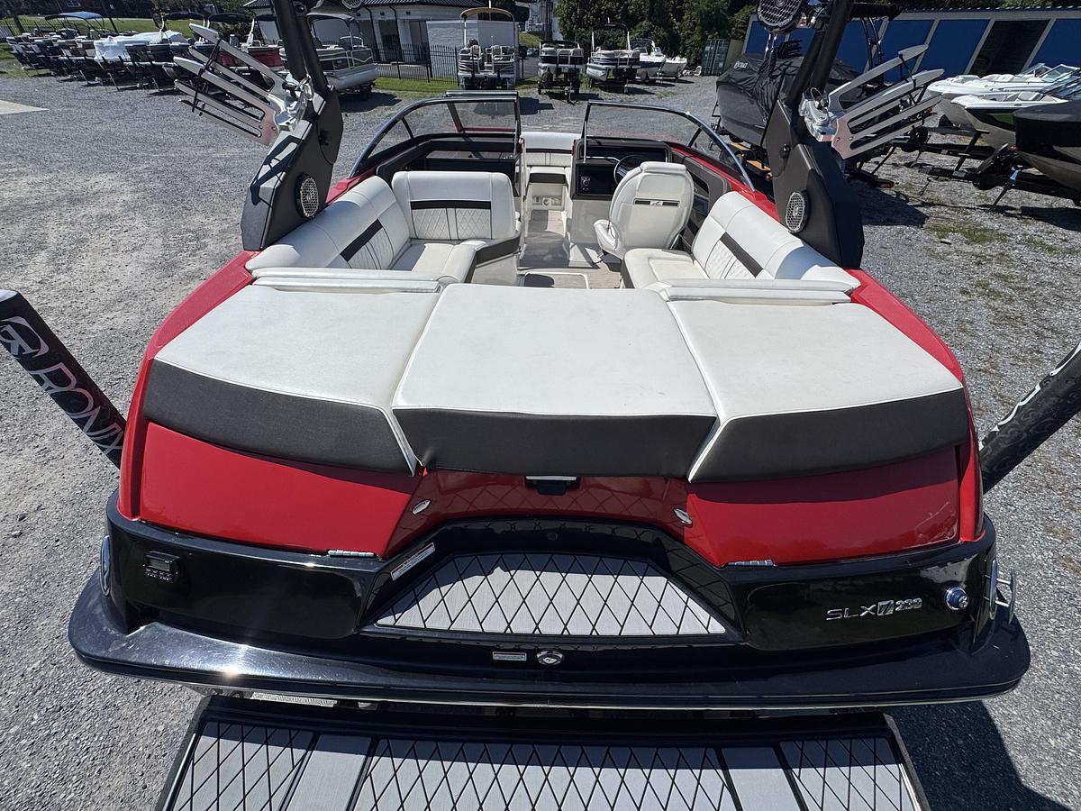 Used 2017 Sea Ray 230 SLX W