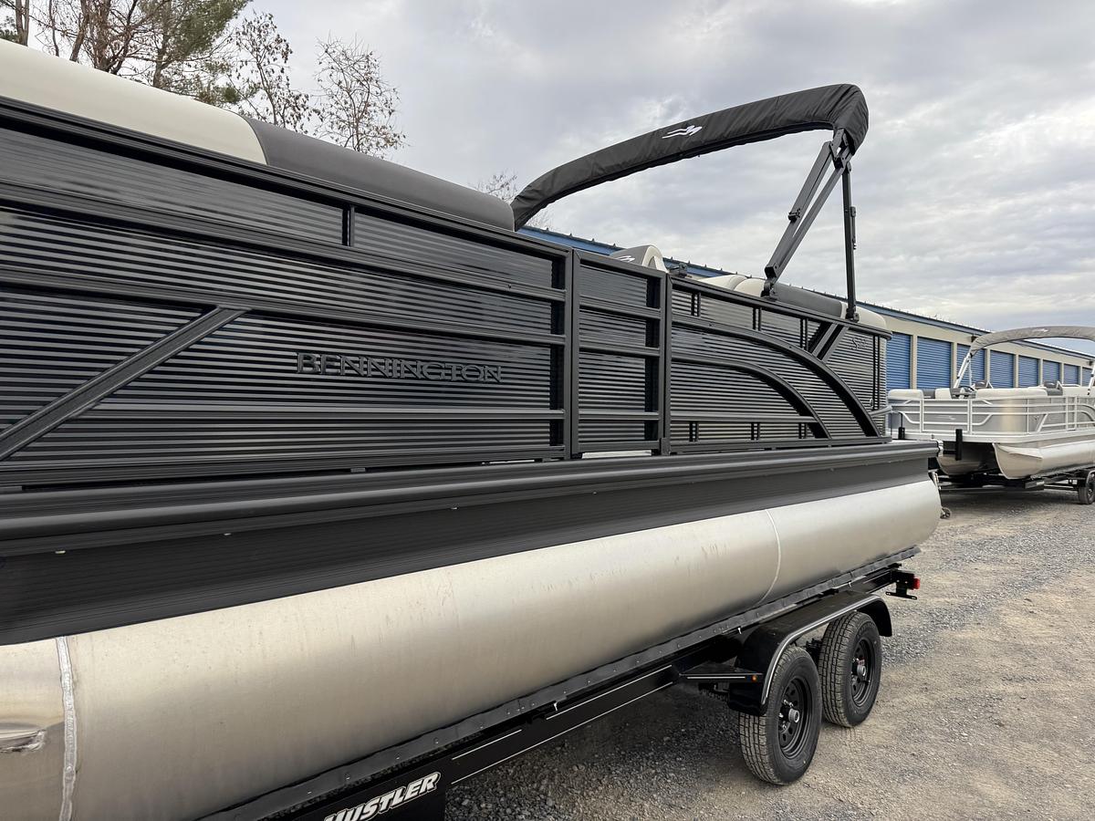 2026 Bennington 22 SSR-Tritoon