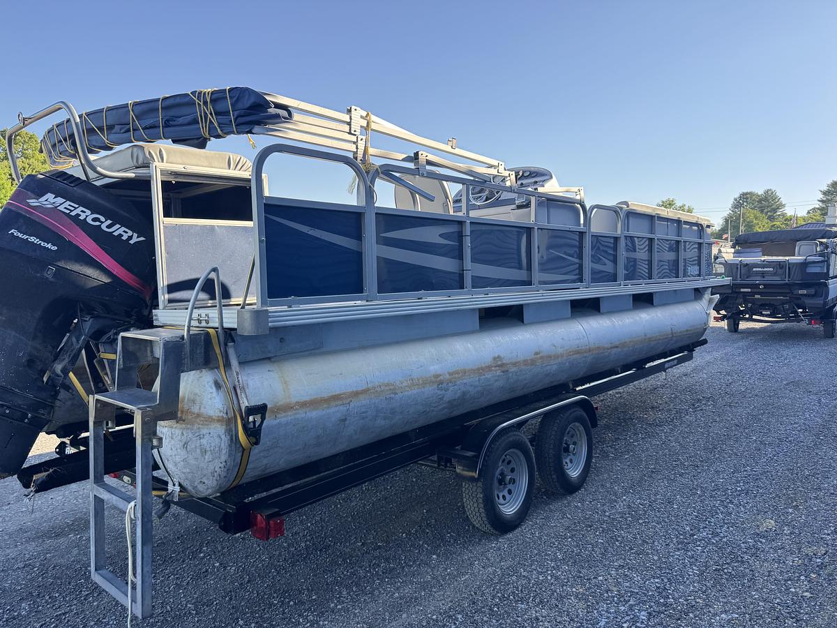 Used 1999 Crest 2200 DL