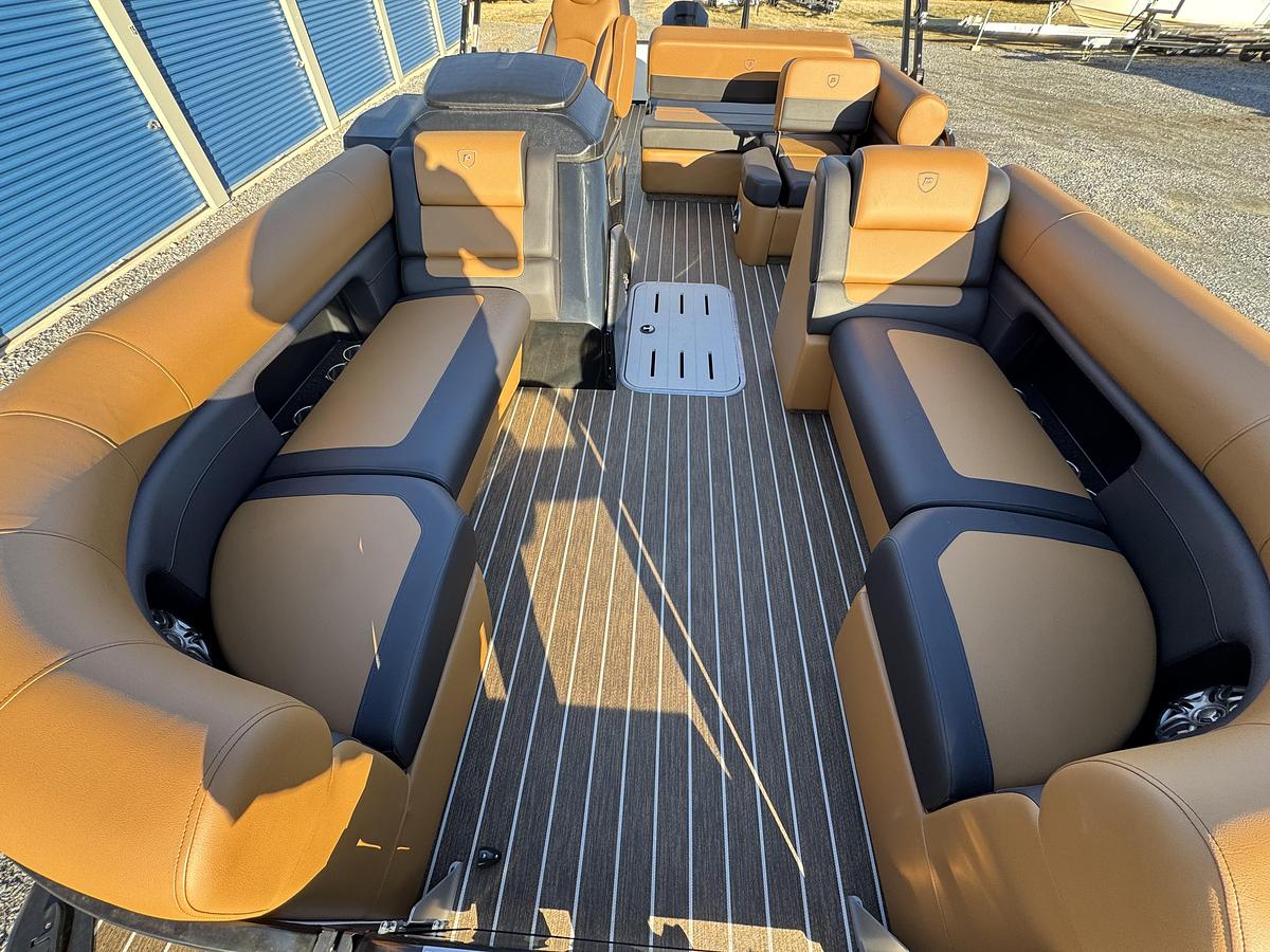 2026 Premier 230 SunSation RS (Rear Social)