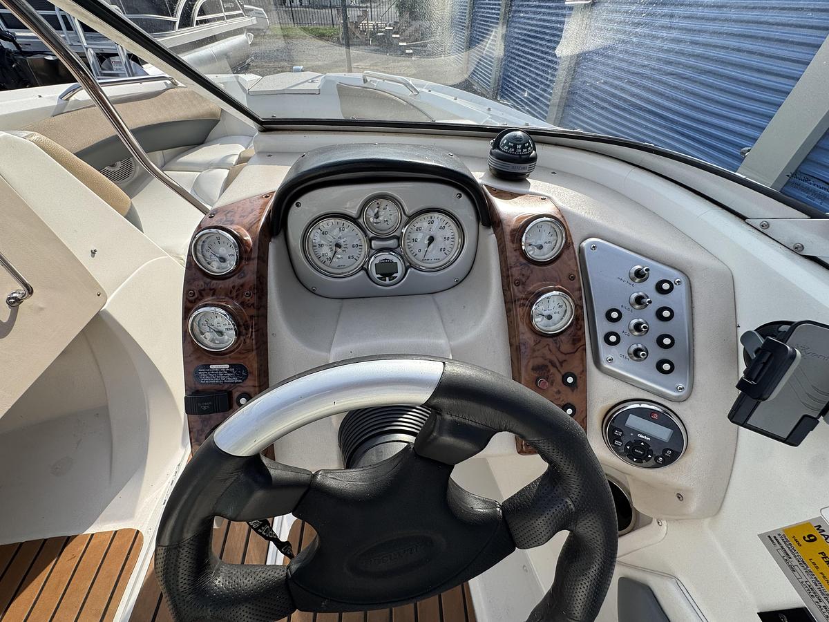 Used 2005 Larson LXI 208