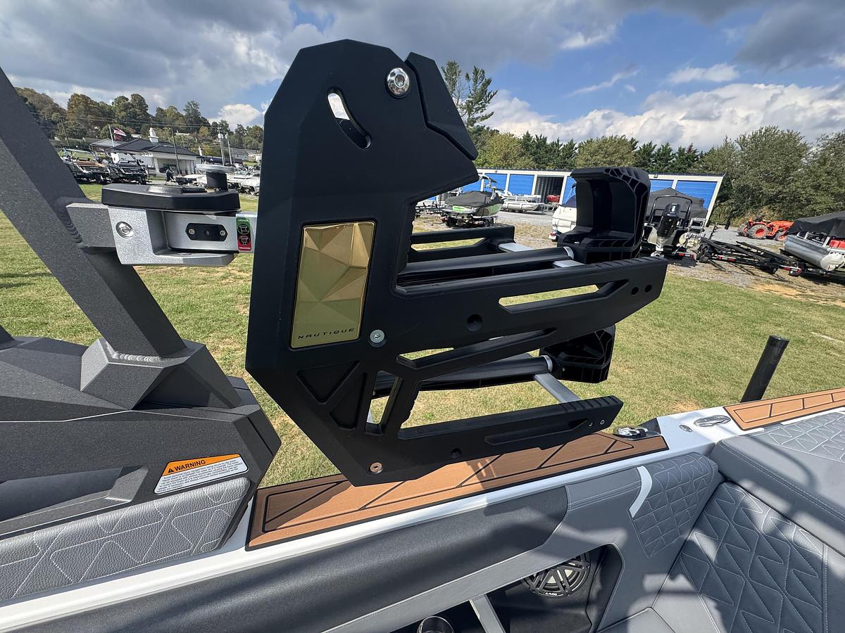 2027 Nautique Super Air GS22
