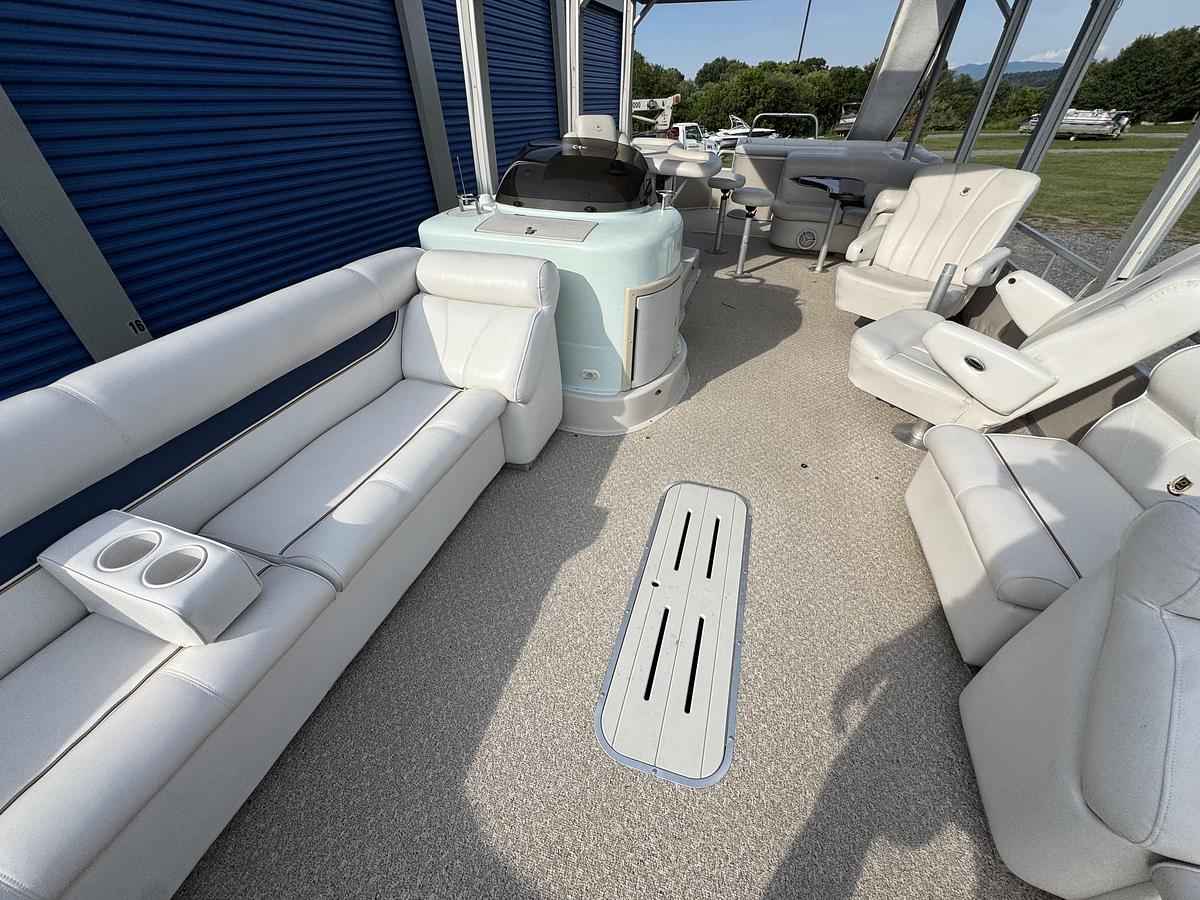 Used 2005 Premier 310 Boundary Waters UD