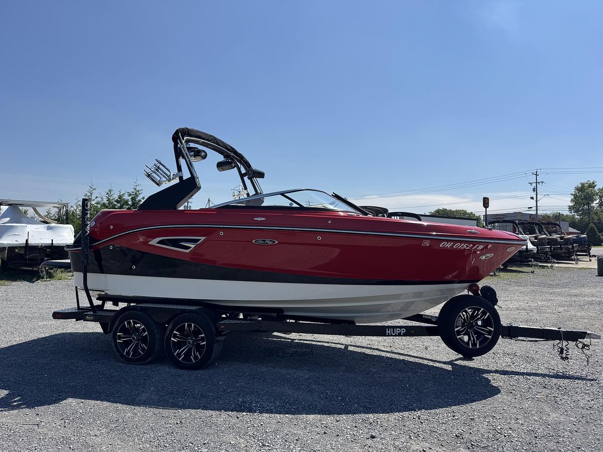 Used 2017 Sea Ray 230 SLX W