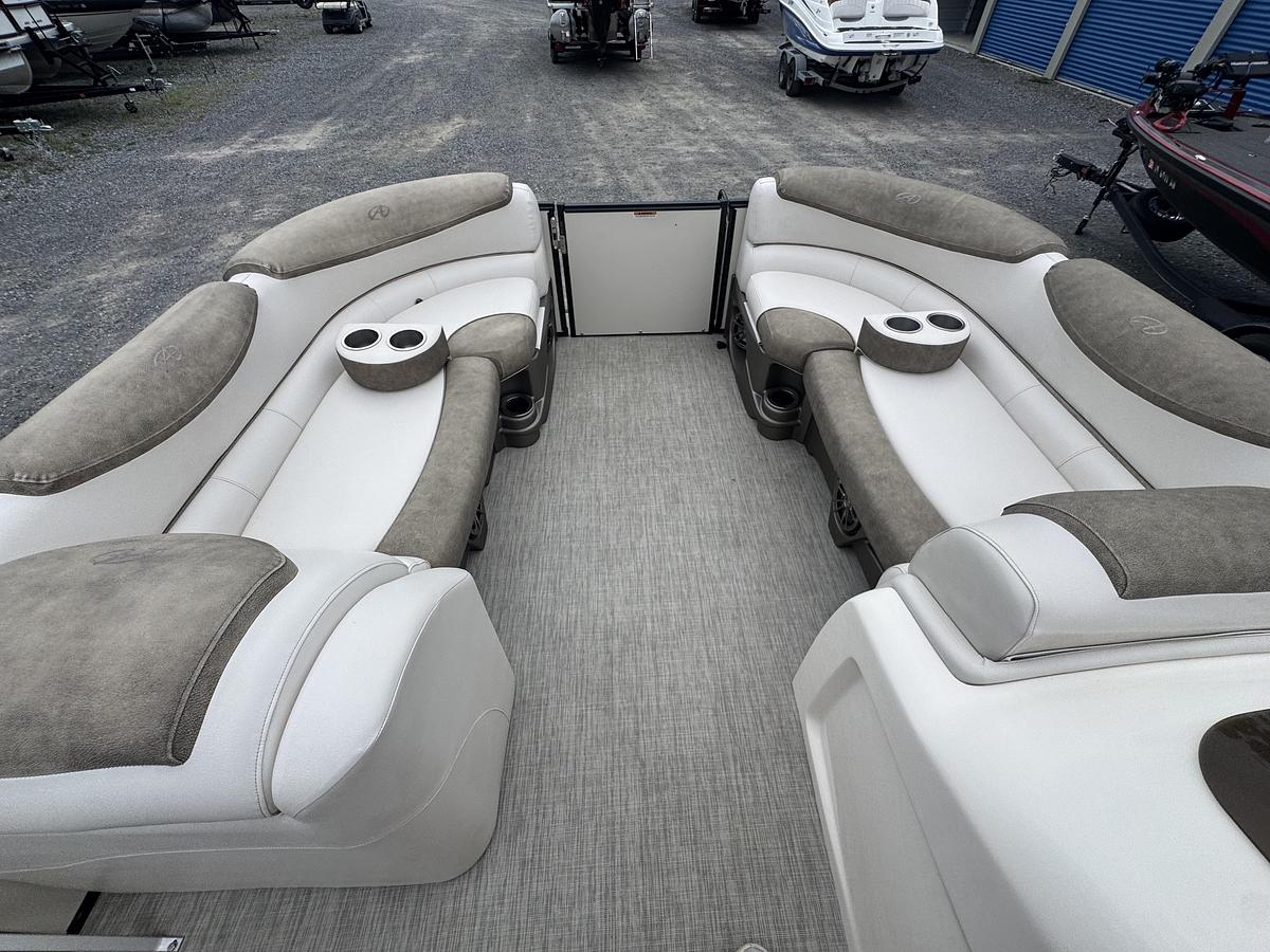 2019 Avalon Catalina 2385 VRB Avalon Catalina 2385 VRB
