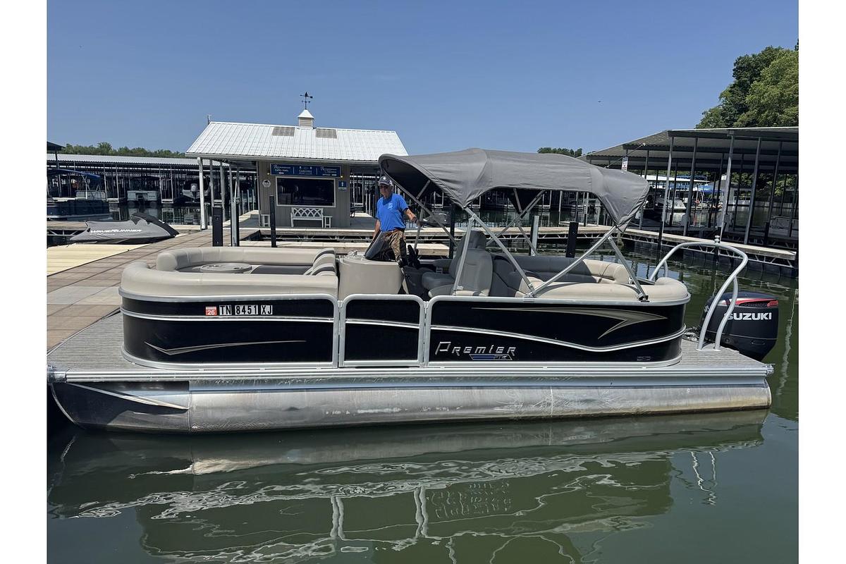 Used 2022 Premier Sunspree RF 230 CL