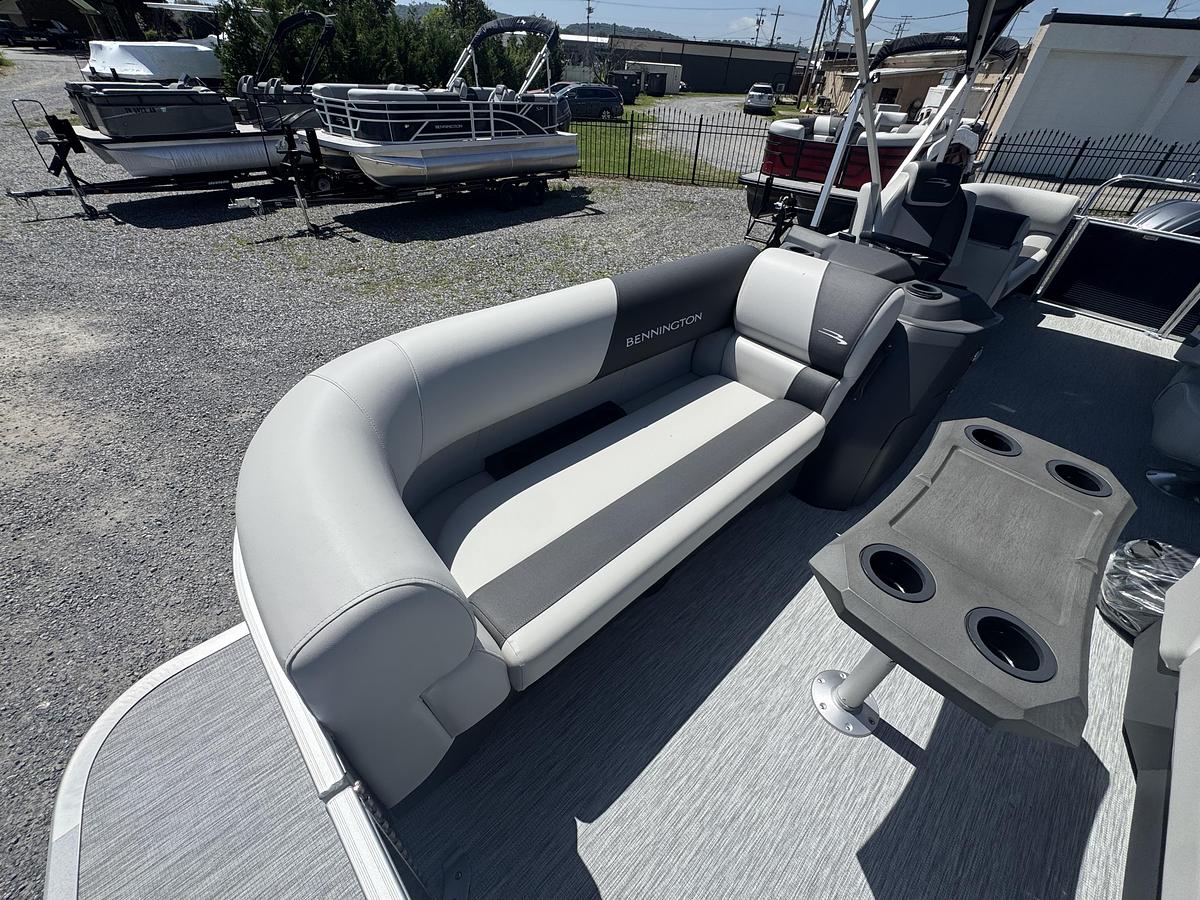 2026 Bennington 22 SSR - Tritoon