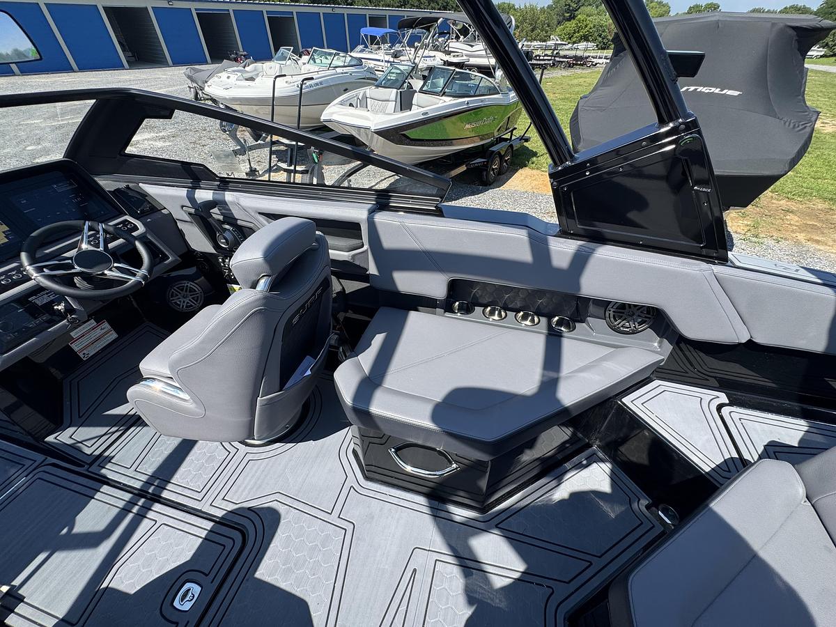 2026 Cobalt R4 Surf