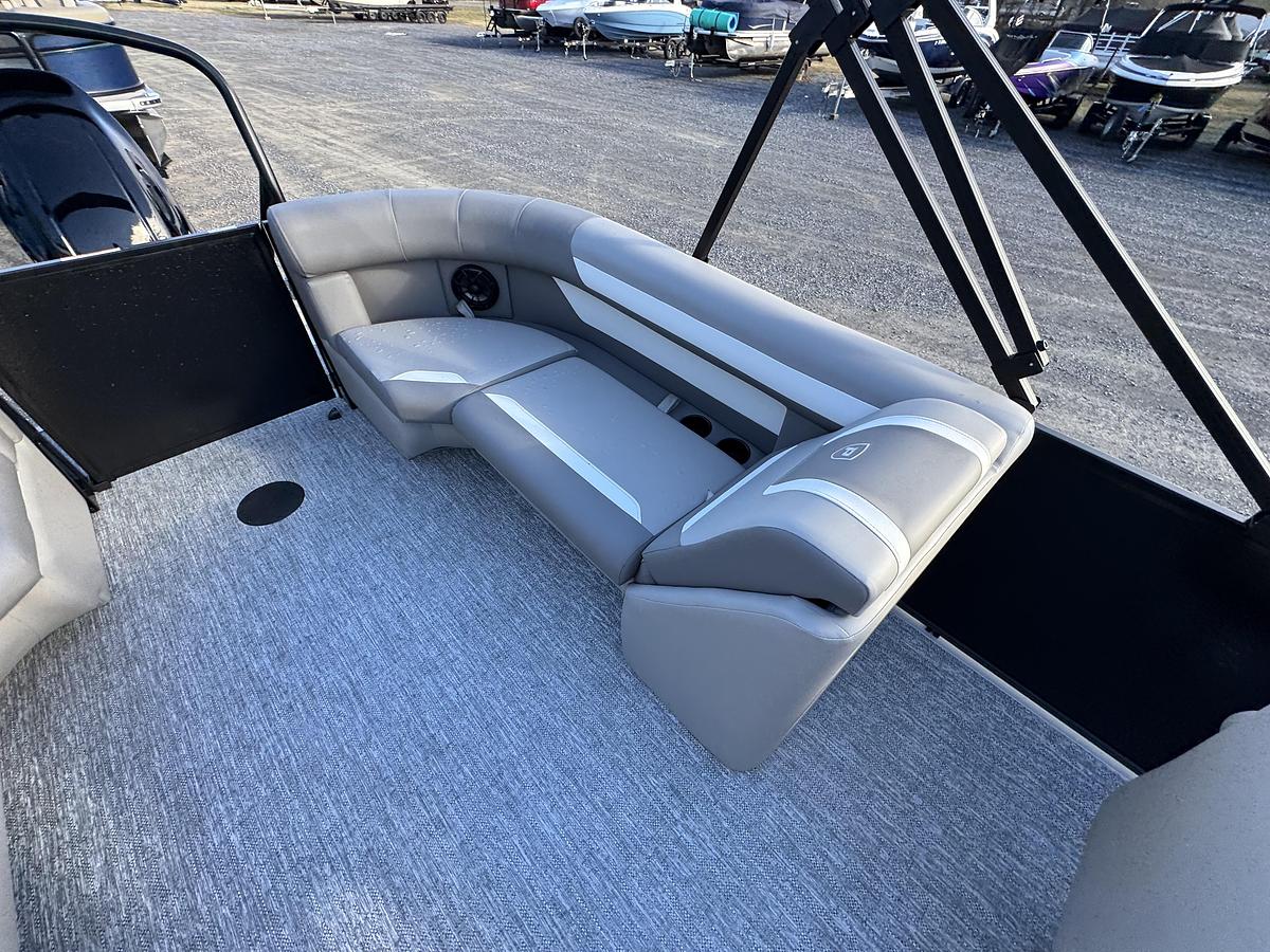 Used 2026 Premier 220 SunScape RF