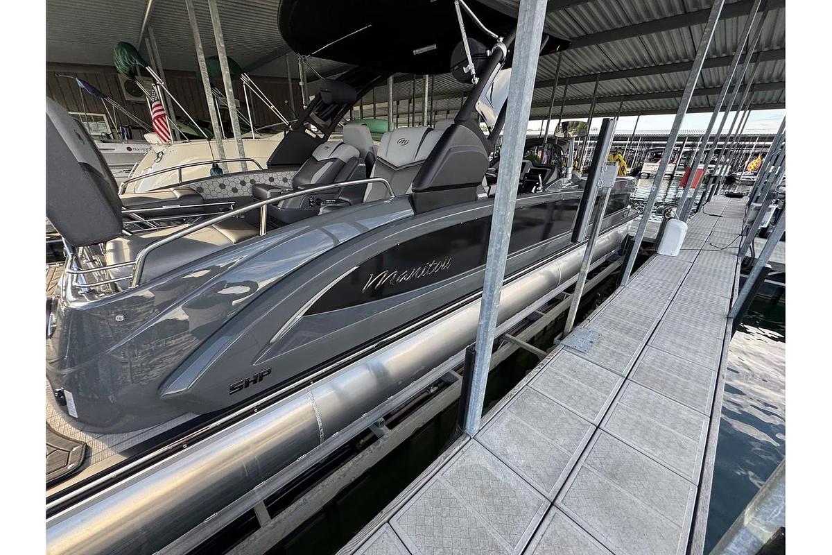 2024 Manitou XT 27 Split Rear Windshield (Srw)