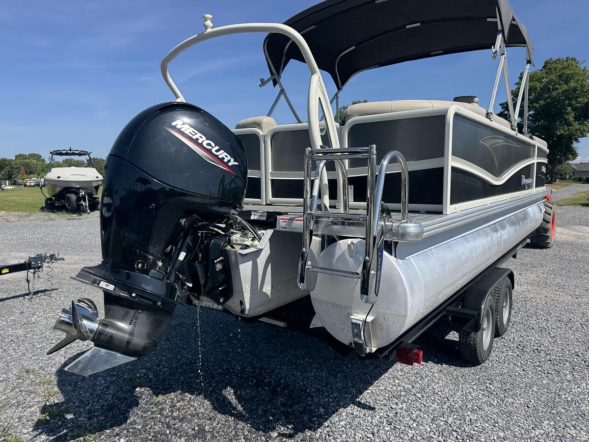 Used 2022 Premier Sunsation RF 230 CL