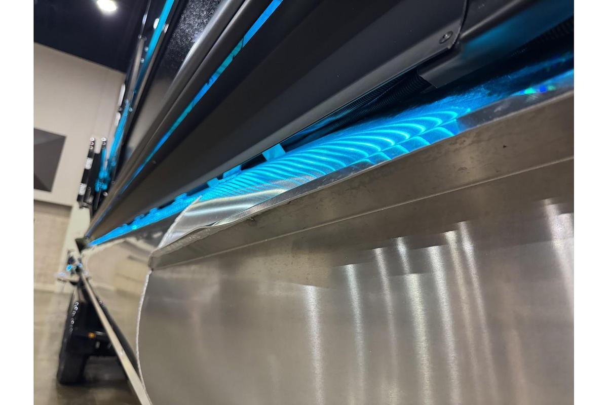 2025 Premier Solaris Rear Social