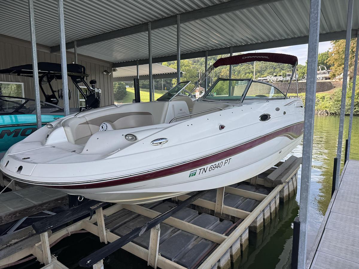 Used 2004 Chaparral 236 Sunesta