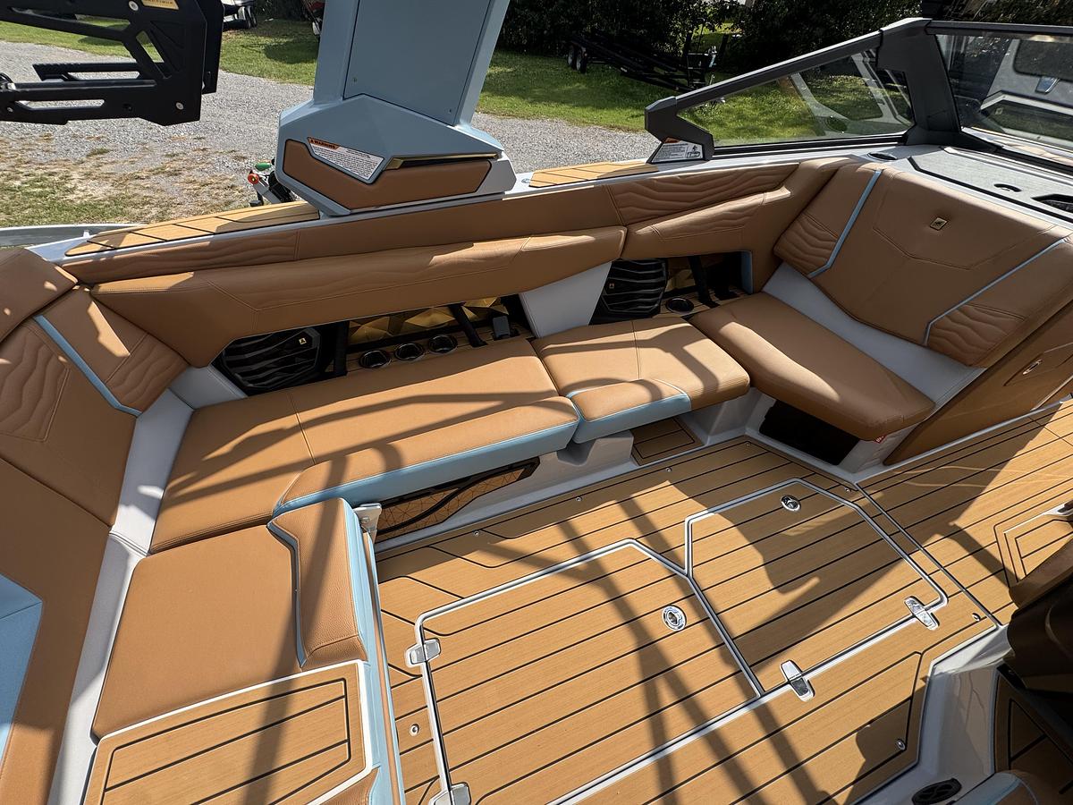 2027 Nautique Super Air Nautique G23