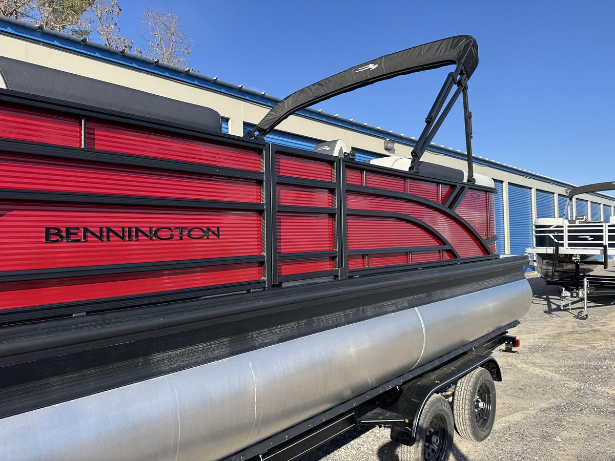 2026 Bennington 22 SSR-Tritoon